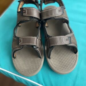 Men’s sandals size 11 Velcro brand weatherproof
